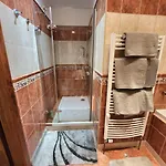 Spacious Apartment 6Min From The Dancing House