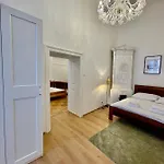 Masna 20C- Old Town Residence