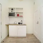 Modern, Bright Studio In A Great Location