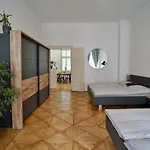 Truhlarska 4 Apartment