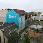 Cozy Apartment With Big Terrace In Central Prague - Karlin