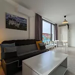 Cozy Apartment With Big Terrace In Central Prague - Karlin