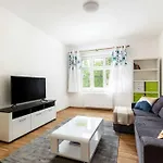 Modern Apartment 6Min From The Prague Castle