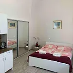Studio In Gothic House, 50M To The Old Town Square