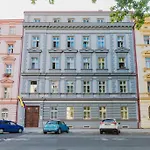 Cozy Quiet New Apartment In Karlin Square