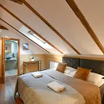 Amazing Charles Bridge Apartment