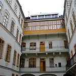 Ruterra Apartment Charles Bridge