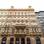 Lovely 2Bds Apt In The Center - Stp7