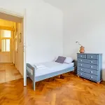 Vintage Vogue Apartment By Rentez