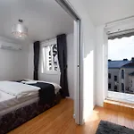 Spacious Apartments Near The River Prague