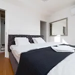 Spacious Apartments Near The River Prague