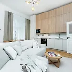 Cozy Wenceslas Square 700M Apartment, Prague