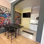 Party House Prague - Apartments Ve Smeckach 18, City Center!!