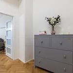 Stylish Old Town Apartment By Easybnb