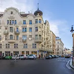 Stylish Old Town Apartment By Easybnb