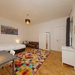 Peter\'S Tower Apartments
