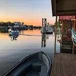 Houseboat Benjamin - Houseboats Benjamin & Franklin