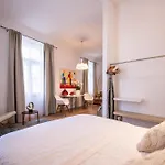 Modern Downtown Apt - Renovated, On Ideal Location