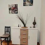Gallys Apartments