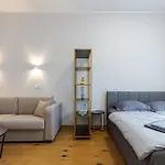 Dale Apartment Smichov Riverside - Metro Andel