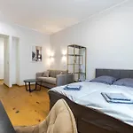 Dale Apartment Smichov Riverside - Metro Andel