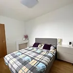 Apartment With Free Parking In Prague