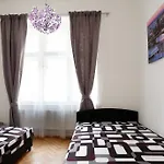 Apartment Near The Charles Bridge