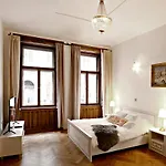 Imperial Deluxe Suite