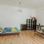Central 3Bd Apartment Old Town Square & Astronomical Clock 100 Metres