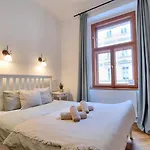 Finnem Rentals Florenc