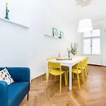 Grand Deluxe Vip Apartment