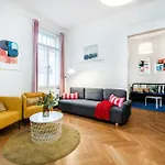 Grand Deluxe Vip Apartment