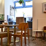 Chateau 9 Apartments By Adrez