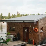 Houseboat Fred Prague