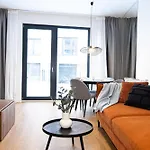 Scandinavian - Private Garden Apt