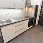 Self Check-In 45M2 Apartment Facing Tram Station