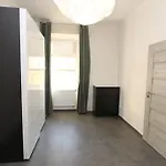 Self Check-In 45M2 Apartment Facing Tram Station
