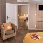 Hotel \