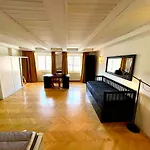 Kristian\'S Old Town Sq. Apartments