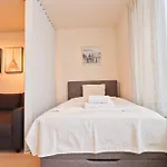Sunny Apartment In Smichov, Prague 5