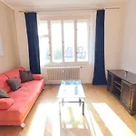 Na Slupi Sanctuary: Serene 2-Bedroom Getaway Prague