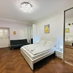 Maiselova Old Town Apartment