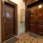 Cozy Apartment Close To Old Town Square