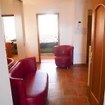 Dahlia Inn