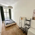 Best Location In Prague! 4 Bedrooms And Super Host!