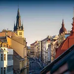 A/C Lux Rooftop Apt 6Br+3.5Bath Wenceslas Square
