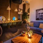 5Br+2Bath Old Town Loft Luxe Brickhouse, A/C