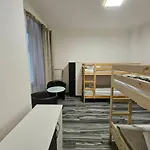 Small Apartment In Downtown For Groups