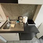 Small Apartment In Downtown For Groups