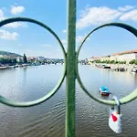 Free Parking - Cozy Apartment Near Vysehrad Railway Bridge